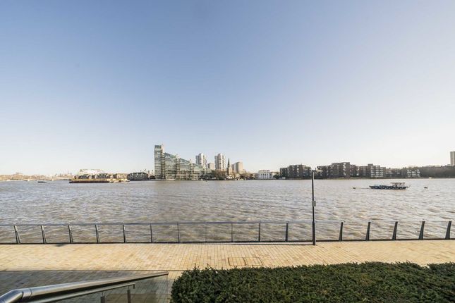 Flat for sale in Waterfront Drive, London