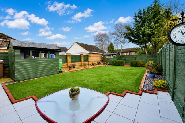 1, Sibley Close, Luton photo 2