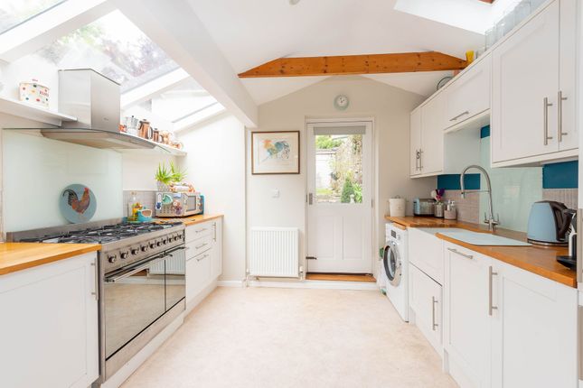 Thumbnail Cottage for sale in West End, Witney