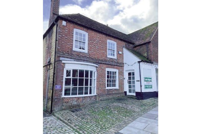 Office to let in High Street, Haslemere, Surrey