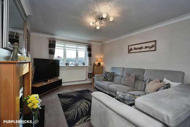 63, Longwood Gate, Huddersfield photo 2