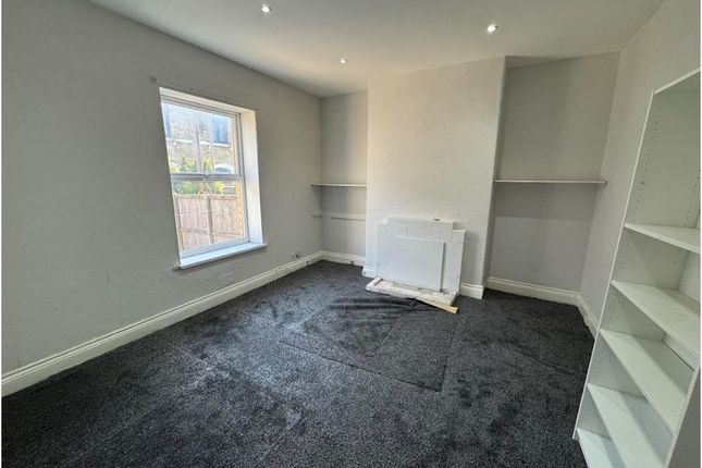 60, Laburnum Terrace, Huddersfield photo 3