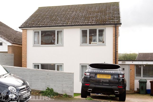 5-bed detached on Falmouth Avenue, Rossendale, £390,000