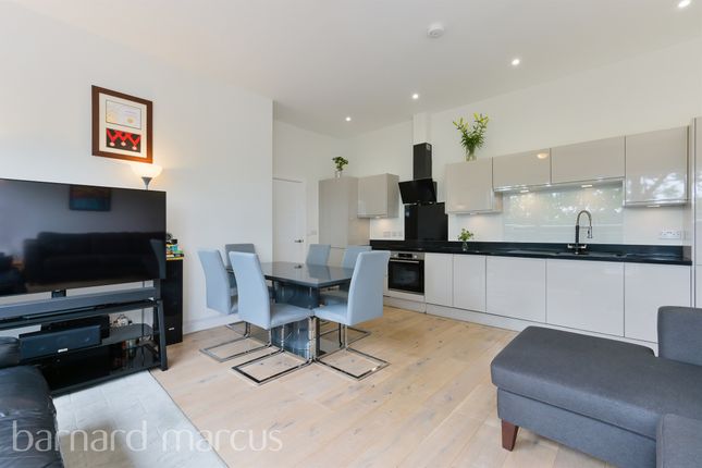 Flat 16, Harpers House., Challenge Court, Leatherhead photo 2