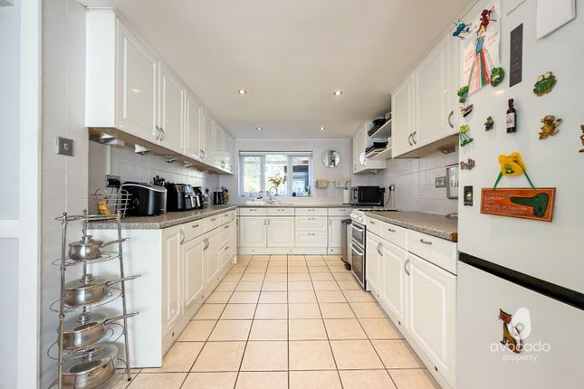 46 Rectory Lane, Bracknell, Berkshire photo 4