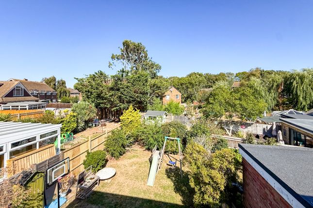 9, Chestnut Drive, Polegate photo 2