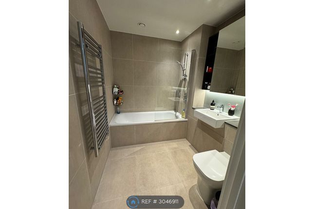 Apartment, St Gabriel Walk, London photo 5