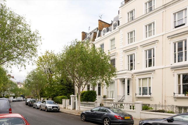 Flat for sale in Pembridge Crescent, London