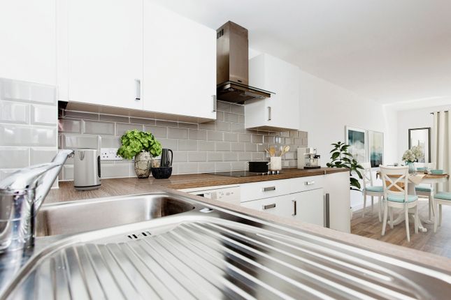 Thumbnail Flat for sale in St. Edmunds Way, Cambridge