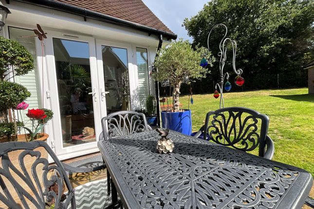 19, Hazel Close, Liphook photo 3