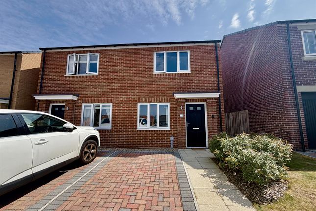 2-bed house on 18, Ellis Close, Houghton Le Spring, £160,000