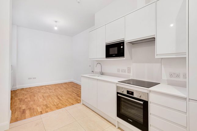 Upper Woburn Place, London photo 3