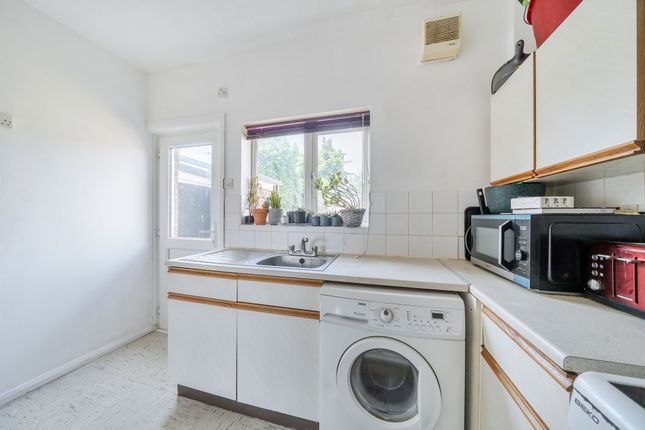 14 Westloats Gardens, Bognor Regis photo 4