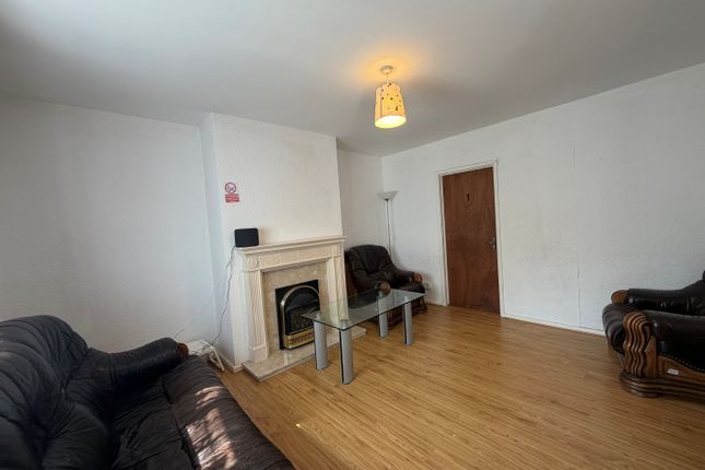 190, Coventry photo 2