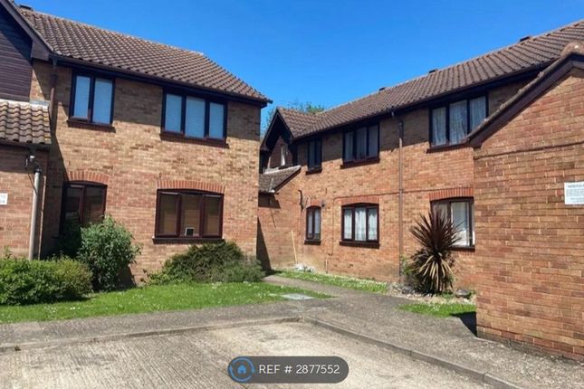 Godwin Close, London photo 3