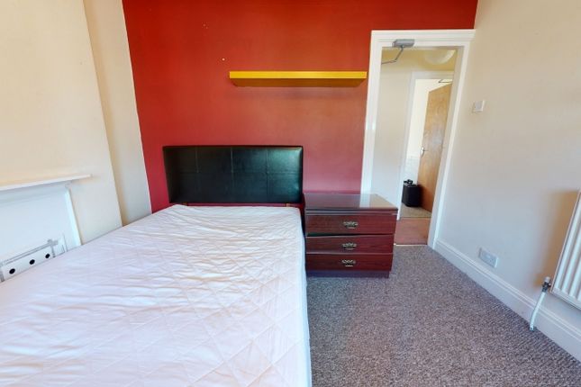 5, Spring Bank Crescent Headingley, Leeds photo 5