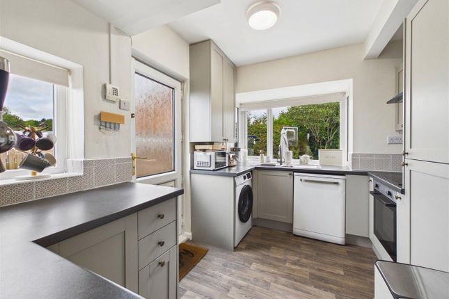 8, Oakdell, Dronfield photo 2