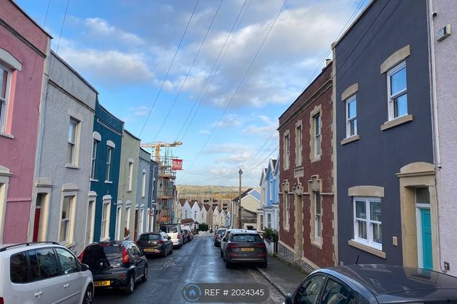 Terraced house to rent in Firfield Street, Bristol