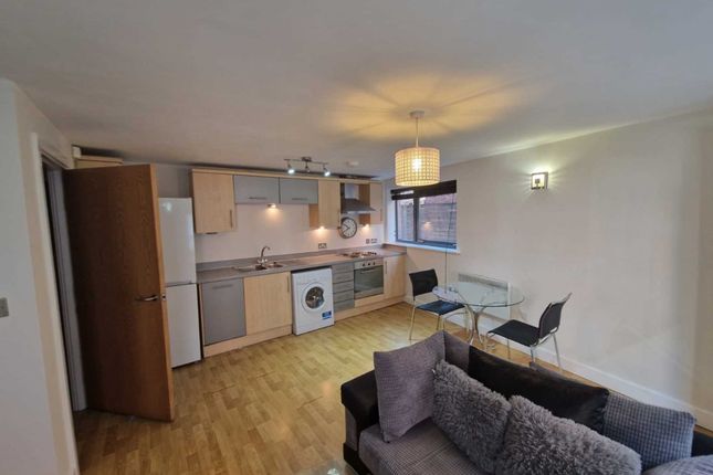 Flat to rent in Barton Street, Manchester