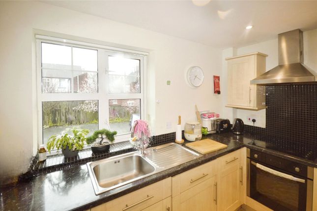 Flat for sale in Haden Hill, Wolverhampton, West Midlands