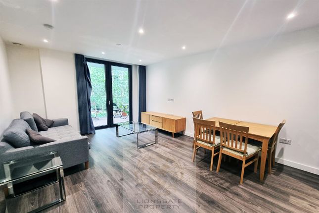 Thumbnail Flat to rent in 1 Chaucer Gardens, London