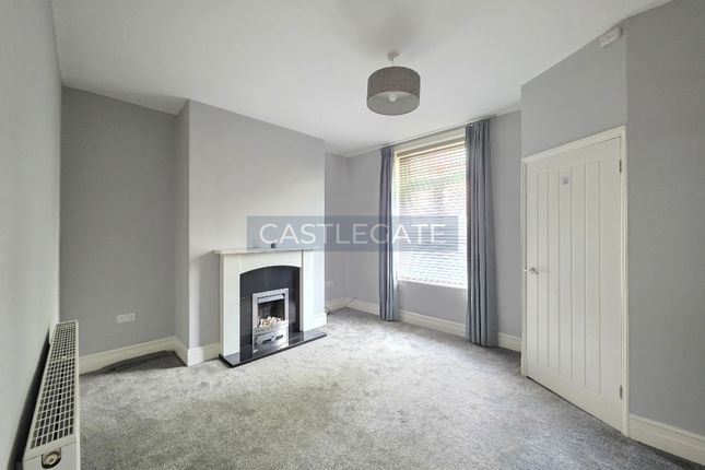 10 Thornhill Avenue, Huddersfield photo 4