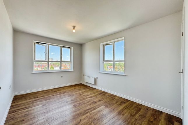 Flat 54, Geneva Court, London photo 3