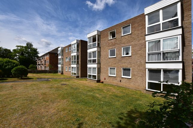 Thumbnail Flat to rent in Longlands Road, Sidcup