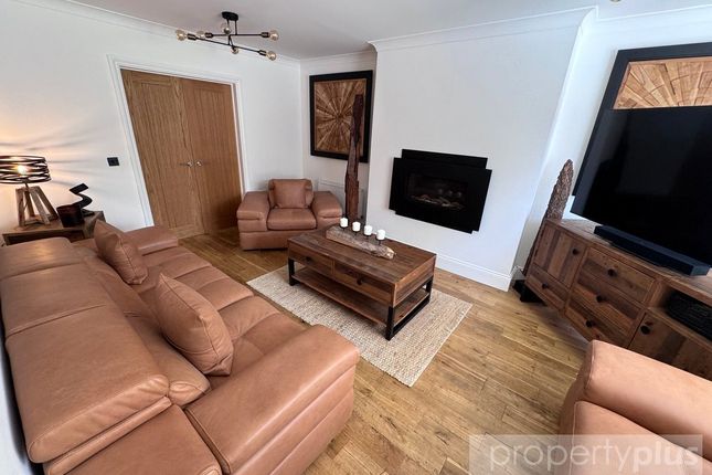 82, Beech Wood Drive, Rhondda Cynon Taff photo 3