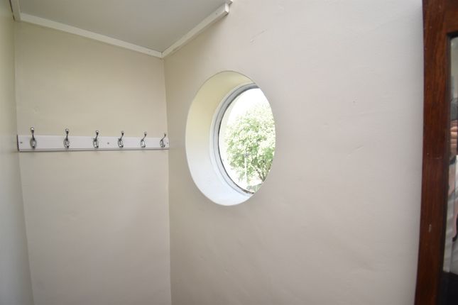 95a, Elmhurst Estate, Bath photo 3