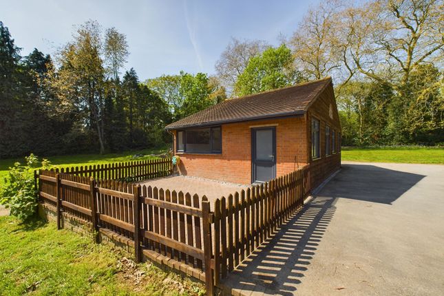 Thumbnail Detached bungalow to rent in Copper Beeches, Bath Road, Knowl Hill, Reading