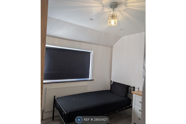 Beam Avenue, Dagenham photo 3