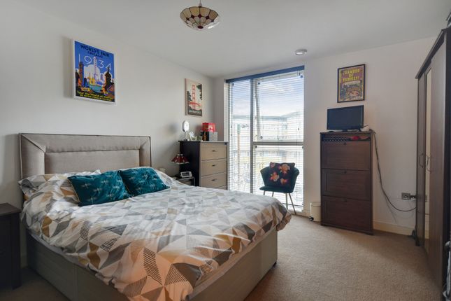 Flat for sale in Norman Road, London