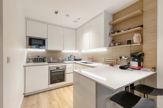 72 Rivulet Apartments, Devan Grove, London photo 4