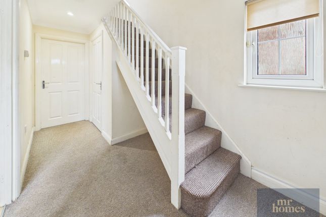 6, Thorne Way, Cardiff photo 4