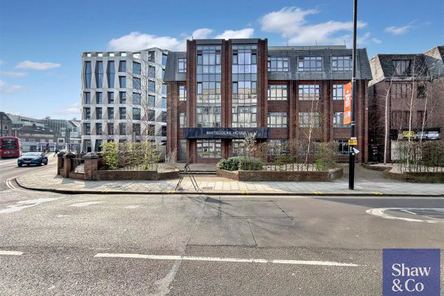 1-bed flat on Flat 3, 2-4 Whitelocke House, Lampton Road, Hounslow, £250,000
