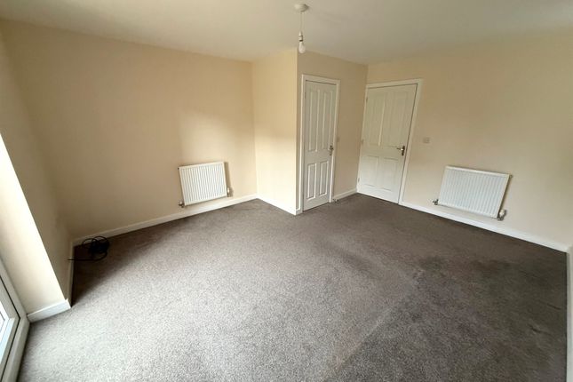9, Daphne Grove, Peterborough photo 4