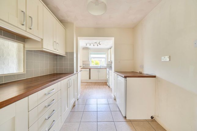 33 Hillside Road, Winchester photo 4
