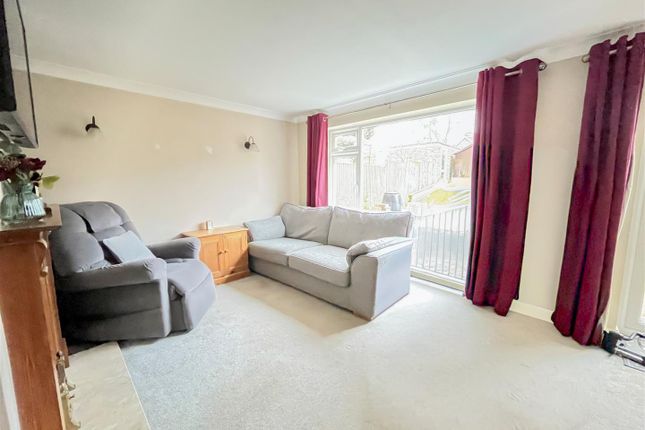 46, Grange Close, Horam, East Sussex, TN21 0EF, Horam Heathfield photo 2