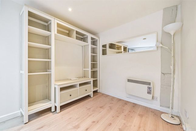 Flat for sale in Little Minster Street, Winchester, Hampshire