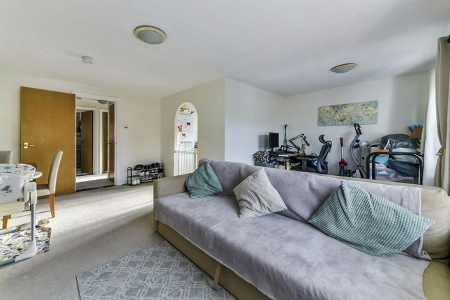 Flat for sale in Rosamund Close, South Croydon