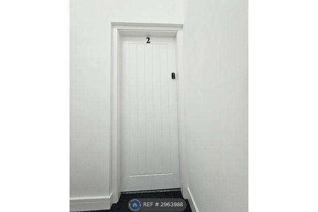 Church St, Flat, Leigh photo 3