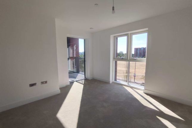 3, Westray Drive, London photo 2
