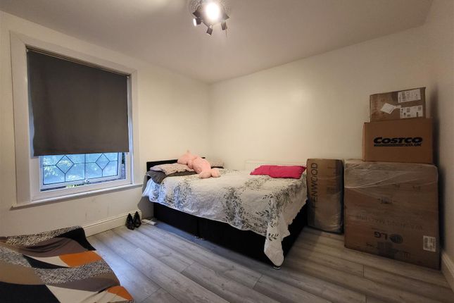 15, Stonebridge Road, Northfleet photo 3