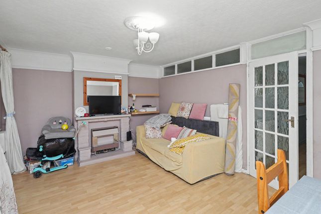 152, Drew Road, London photo 4
