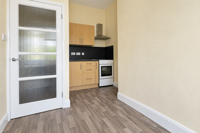 Flat 2, 8 Clarendon Park Road, Leicester photo 4