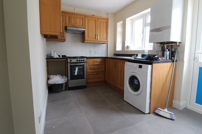 5, Lime Avenue, West Drayton photo 3