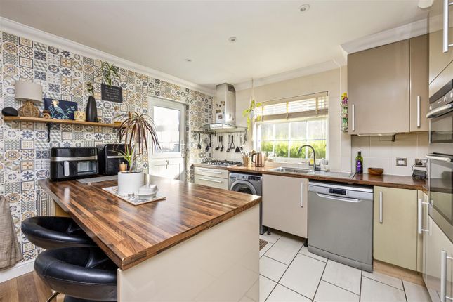 97, Nutley Crescent, Worthing photo 4