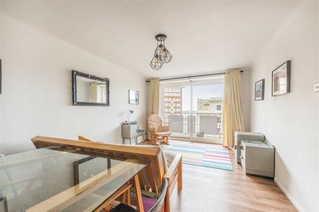 Flat 24, Albany Towers, 6-7 St Catherines Terrace, Hove photo 4