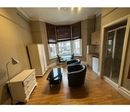 Room to rent in Matheson Road, West Kensington/Barons Court